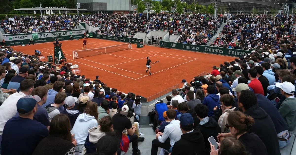 Tennis star accuses 'horrible' fans of spitting on him in French Open defeat
