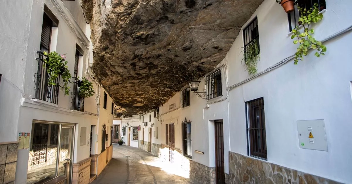 Beautiful but underrated Spanish town where locals live completely under a rock