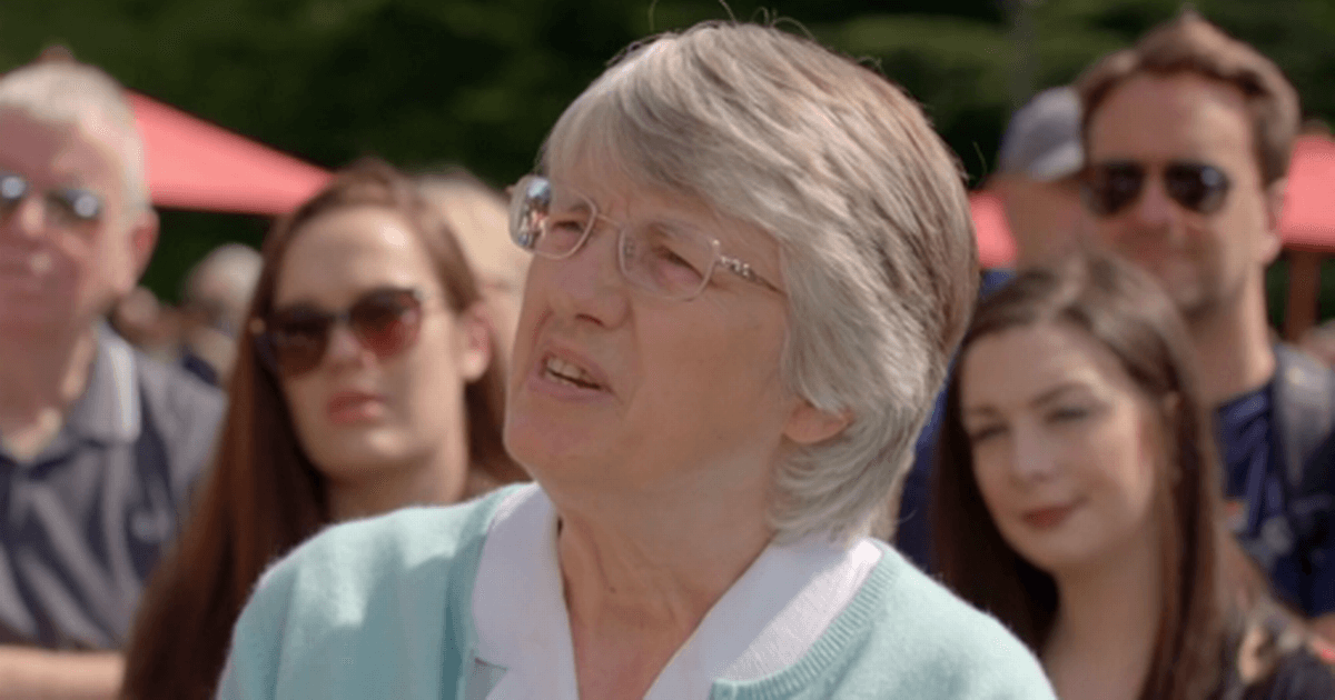 BBC Antiques Roadshow guest in awe as 'junk shop' item receives huge sum