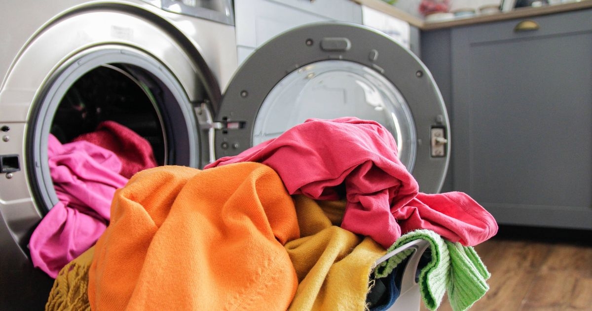 Brits warned not to dry their clothes outdoors during 32C heatwave