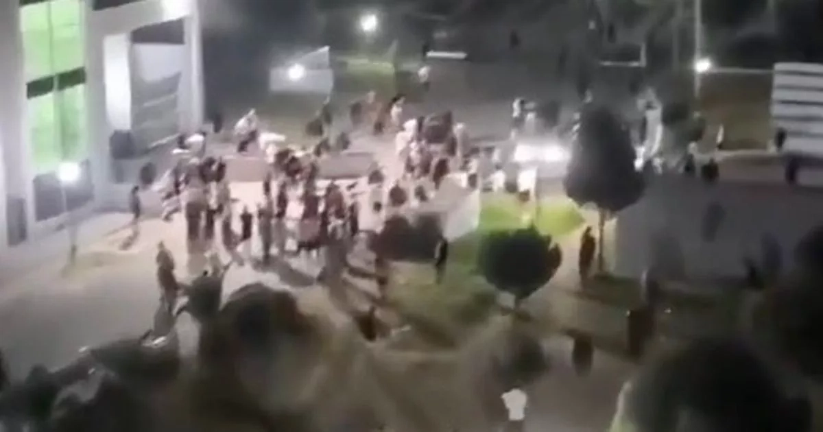 Mum and daughter 'petrified' as huge earthquake starts cracking apart their home