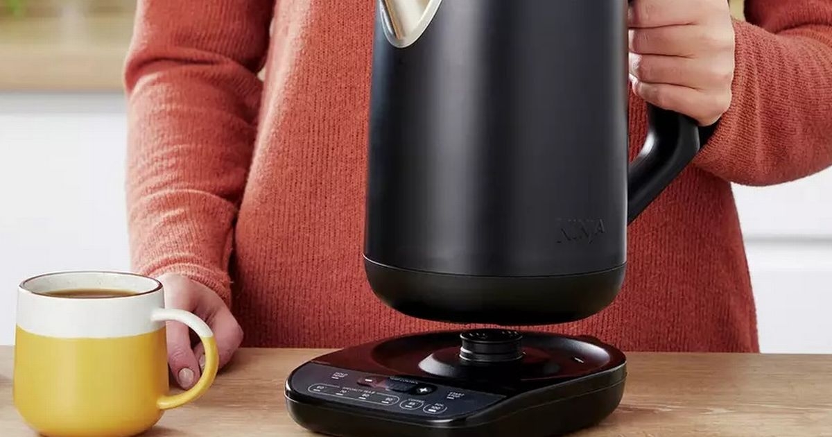 Argos beats Ninja's price on kettle that holds heat to save bills