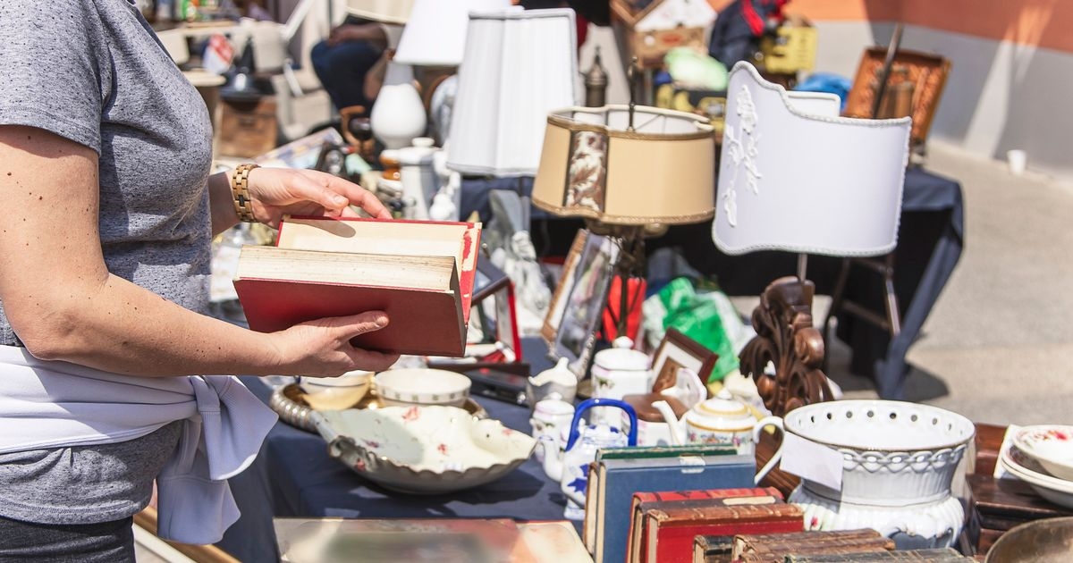Woman makes incredible find in thrift store and is told to sell it for £1m