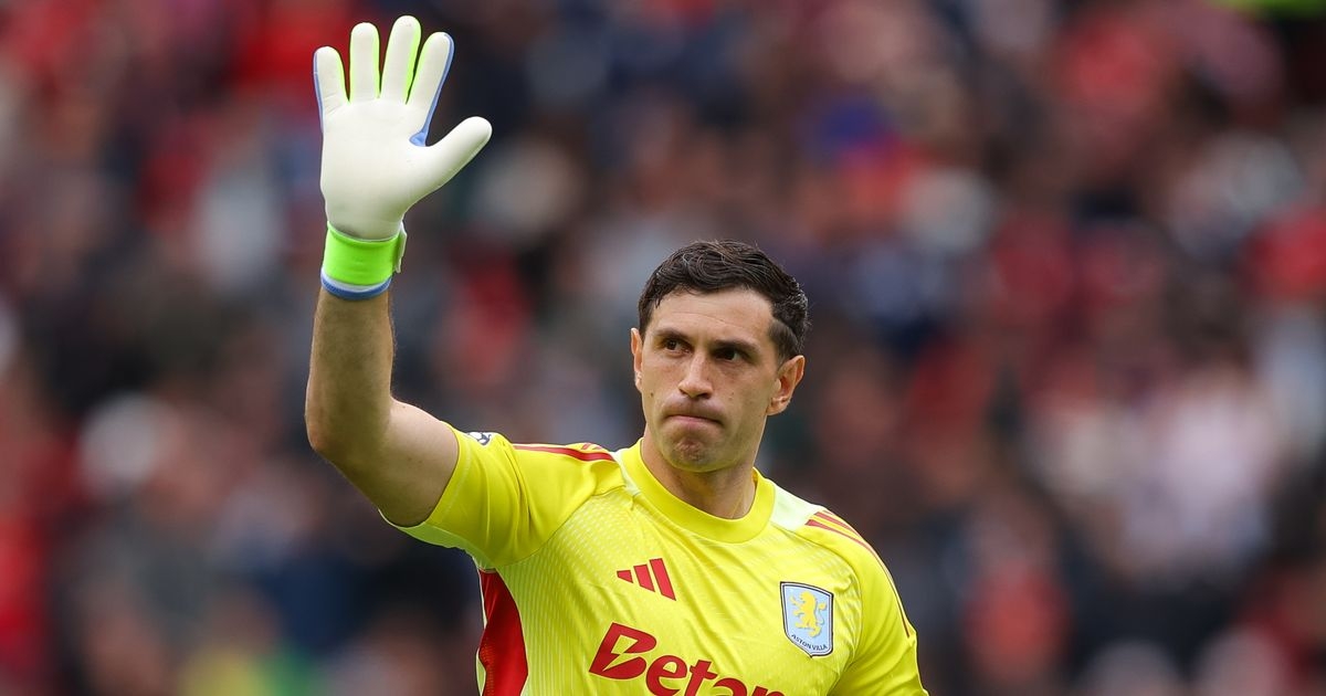 Man Utd open Victor Osimhen talks as Emi Martinez makes transfer decision
