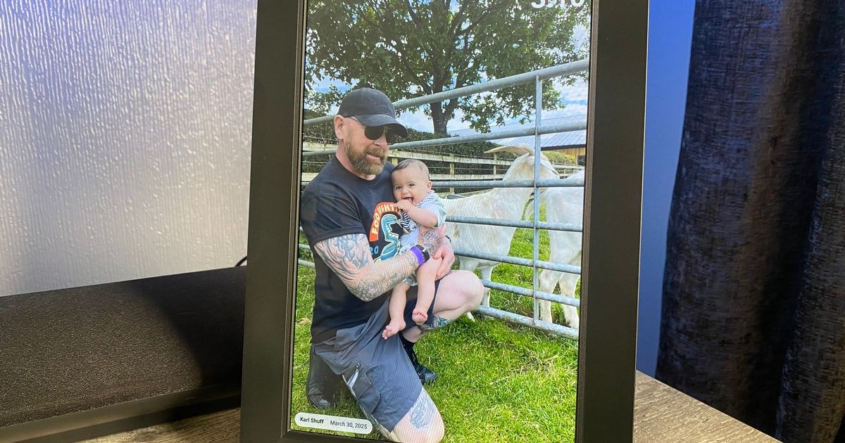 'Digital photo frames are perfect for Father's Day - they're so good I got four'