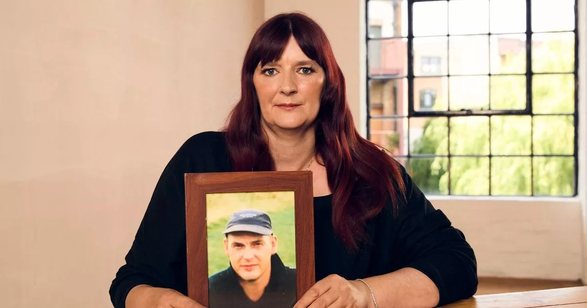 'I last saw my dad I aged 15 - now there's 12 grandchildren waiting to meet him'