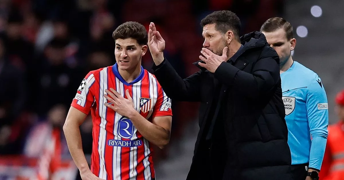 Diego Simeone sends Julian Alvarez transfer message to Liverpool and Arsenal
