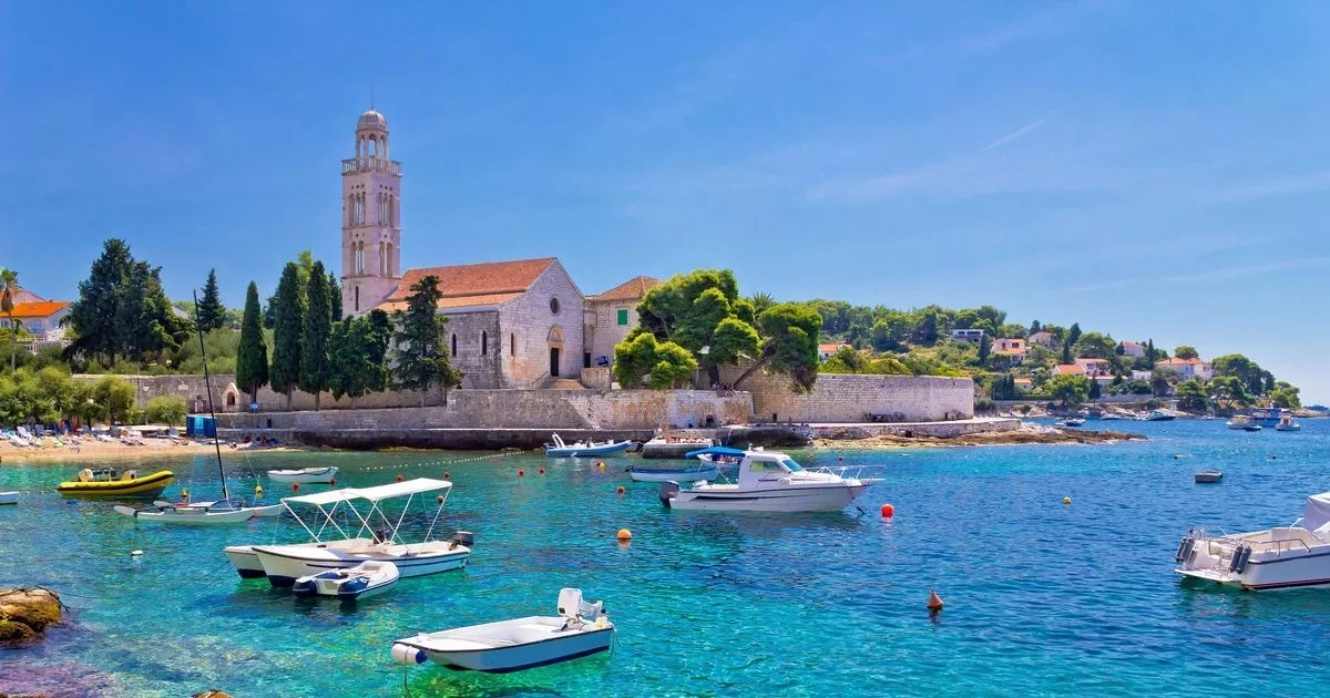 Foreign Office issues ‘violence' warning to sunny EU country loved by Brits