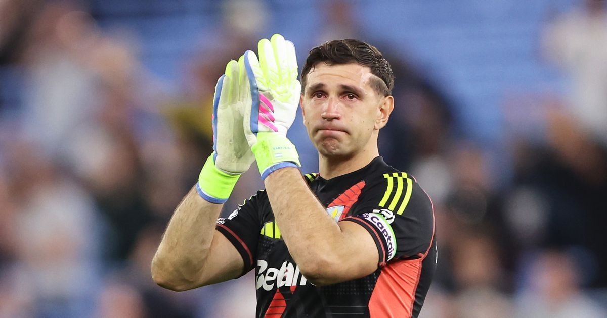 Chelsea join Man Utd in £45m Emiliano Martinez race as star's preference emerges