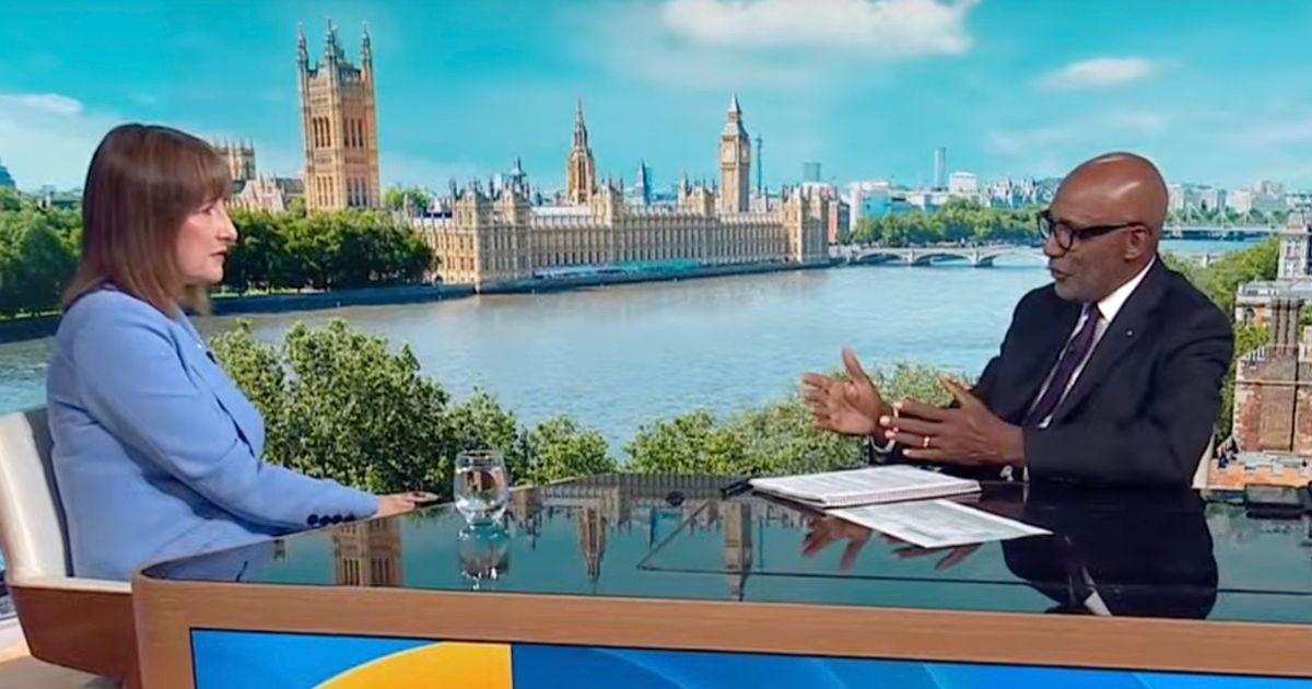 Reeves clashes with Sky News presenter over calls for grooming gangs apology