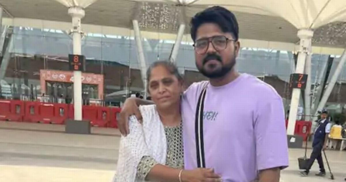 Tragic last photo of newlywed Brit with mum before doomed Air India flight