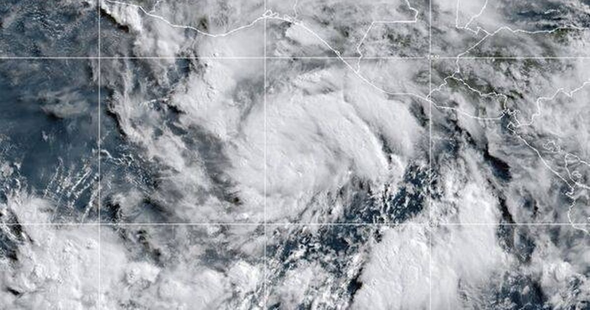 Travel warning as Tropical Storm Erick set to become hurricane on UK hotspot