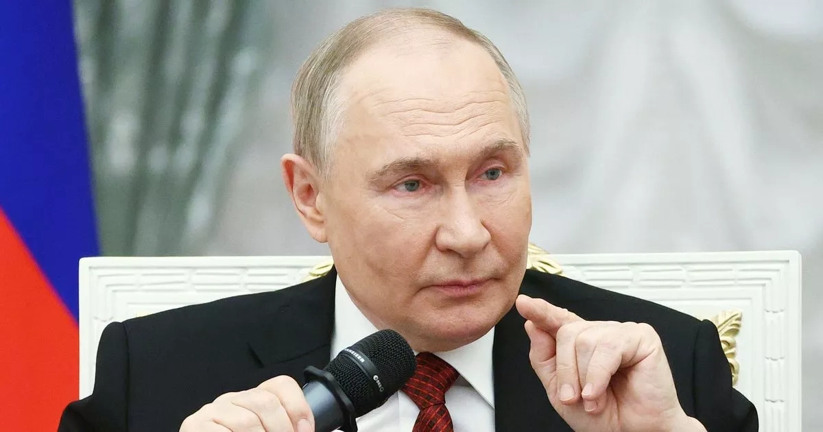 Vladimir Putin given stark 'on the verge' warning by top minister