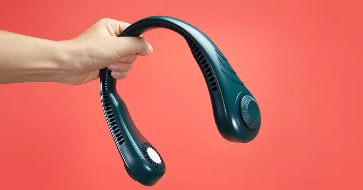 ‘Super effective' hands-free portable neck fan keeps you cool on your commute
