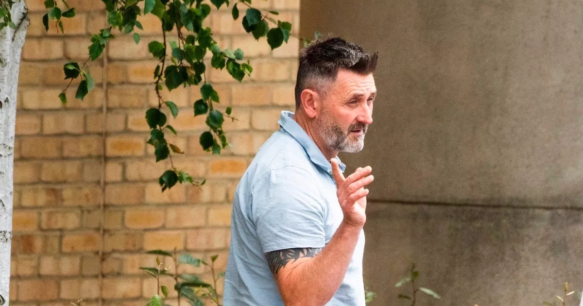 Crufts trainer facing jail after letting three dogs boil to death in Land Rover