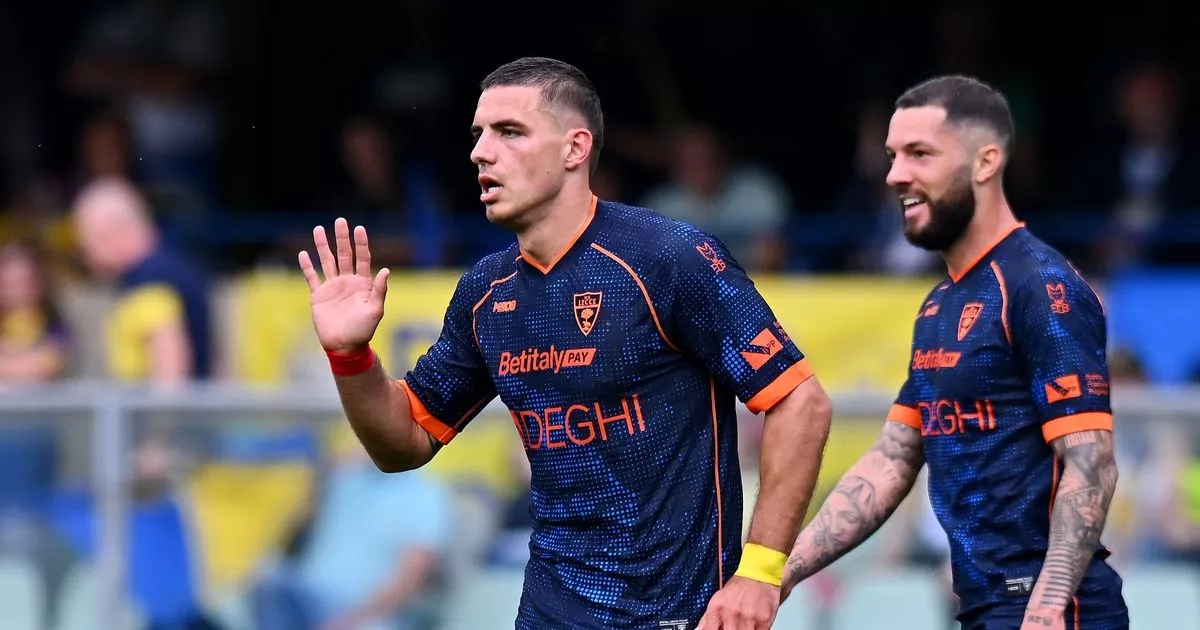 Man Utd's bitter rivals want £30m star despite Old Trafford 'dream'