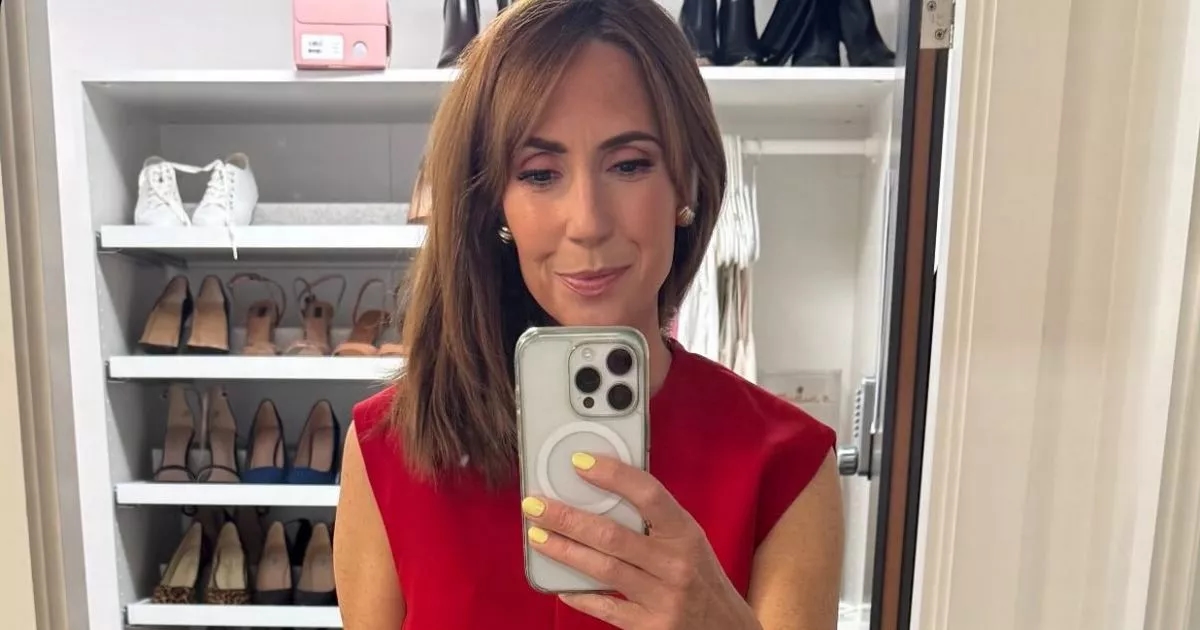 Alex Jones' Boden midi skirt is a must for your next holiday and it's £40 off