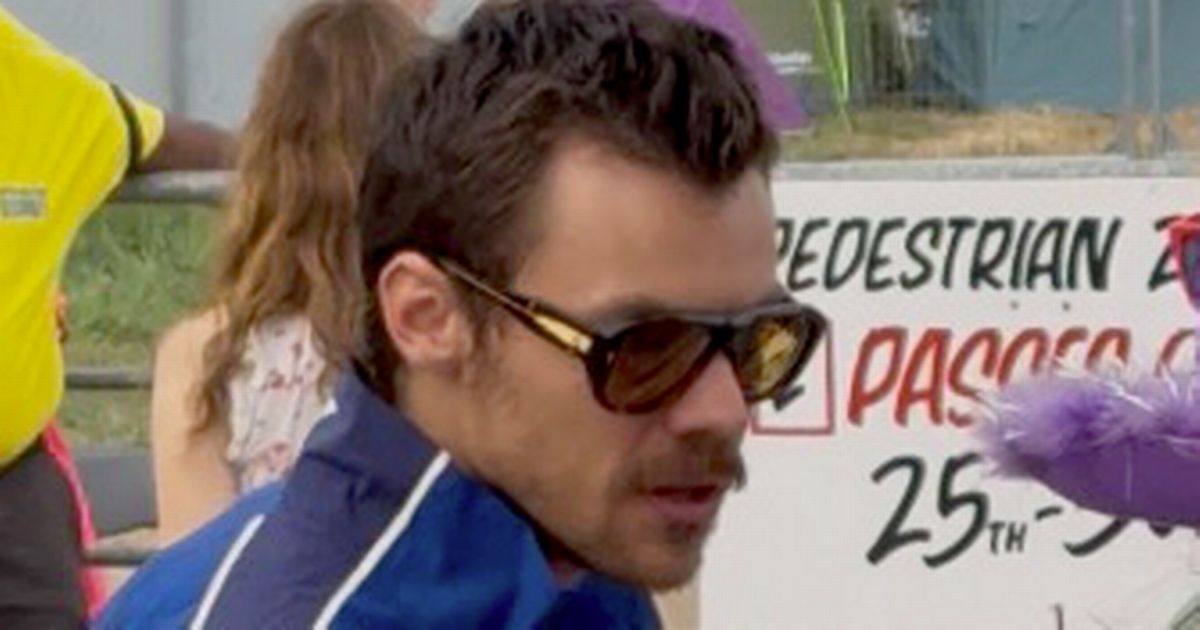 Harry Styles seen at Glastonbury sharing passionate kiss with a mystery woman