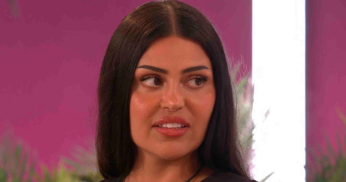 Love Island bombshell Emma shares 'plans to pull' ex Harry as Helena oblivious