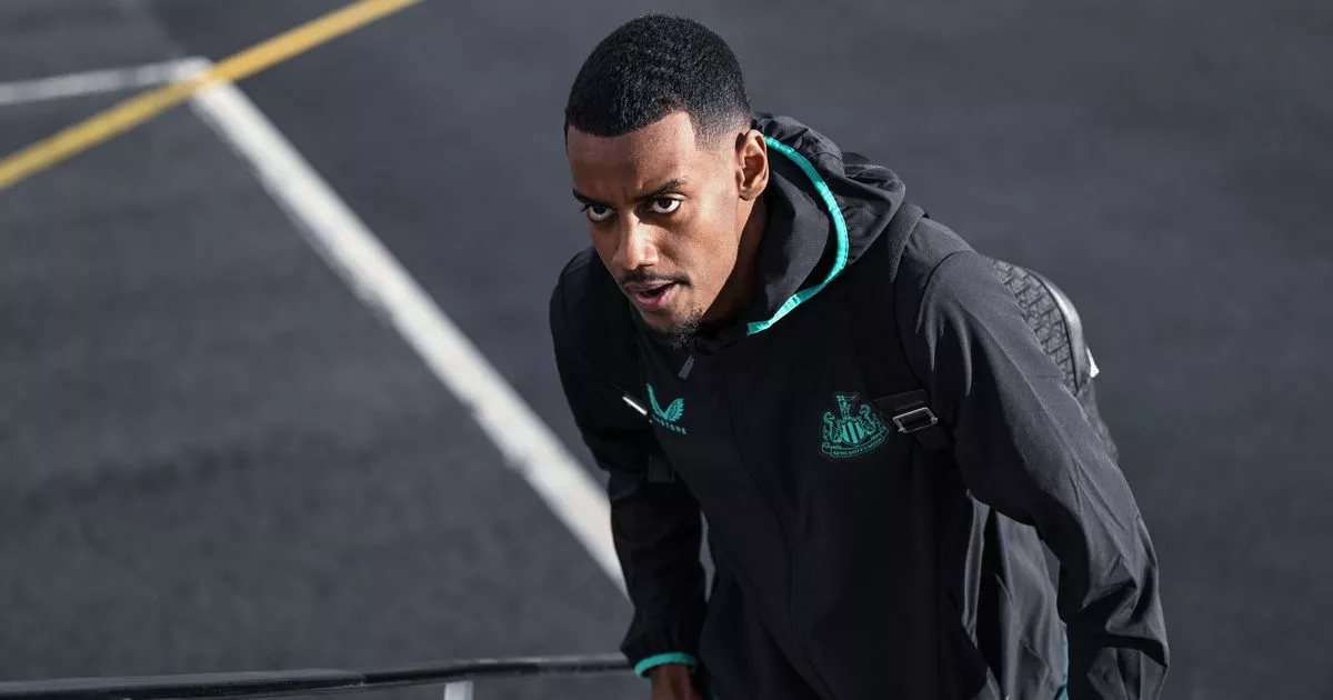 Alexander Isak to board flight this week with stance over Liverpool transfer made clear