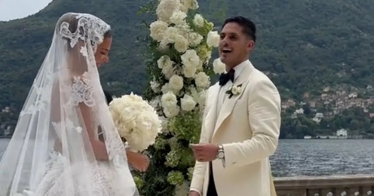 Groom's 7-word tribute to bride shocks at lavish wedding