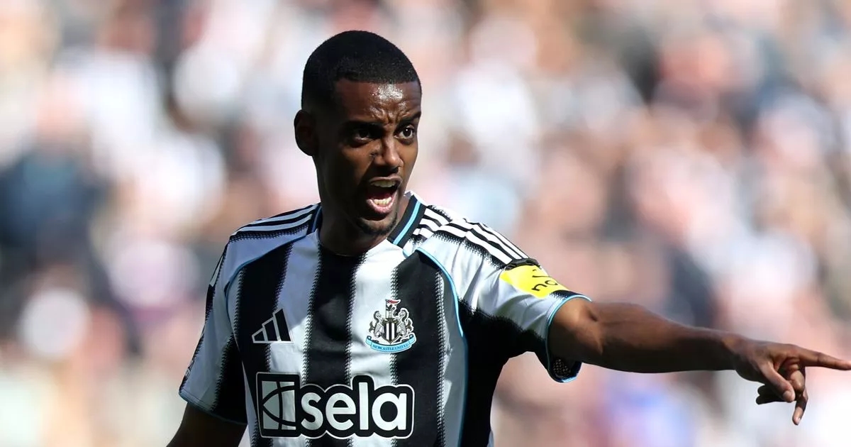 Newcastle draw up four-man shortlist to replace Alexander Isak as Liverpool sent message