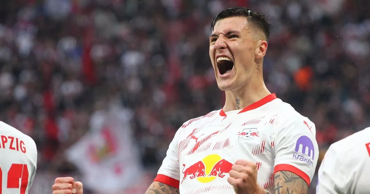 Benjamin Sesko responds to Man Utd interest as striker reveals transfer preference