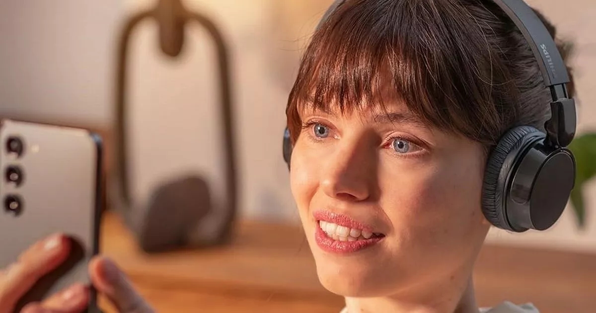 Philips 'excellent value for money' wireless headphones get price drop