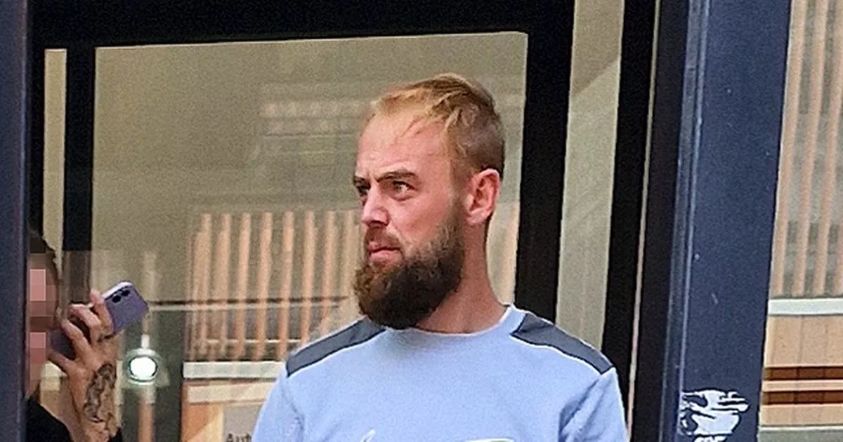 Dangerous driver snared after eagle-eyed cops spot girlfriend's iPad screensaver