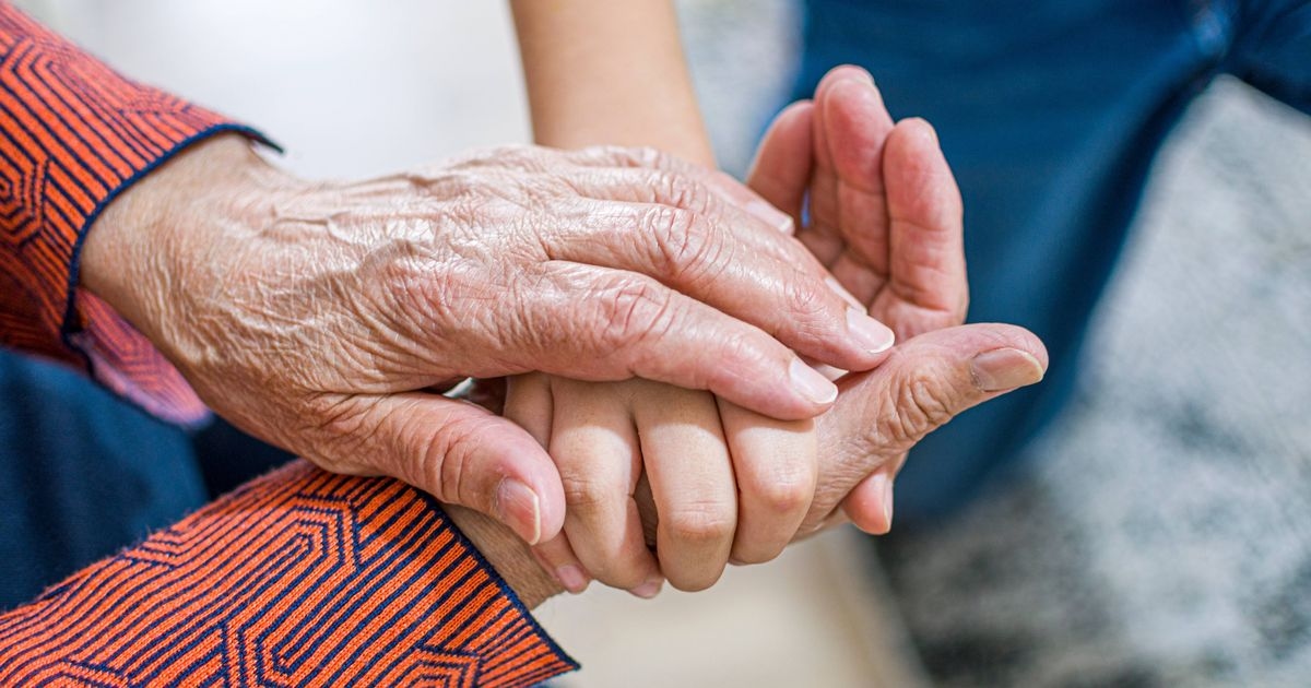 Nurse says she hears 4 final phrases from dying patients in their last moments