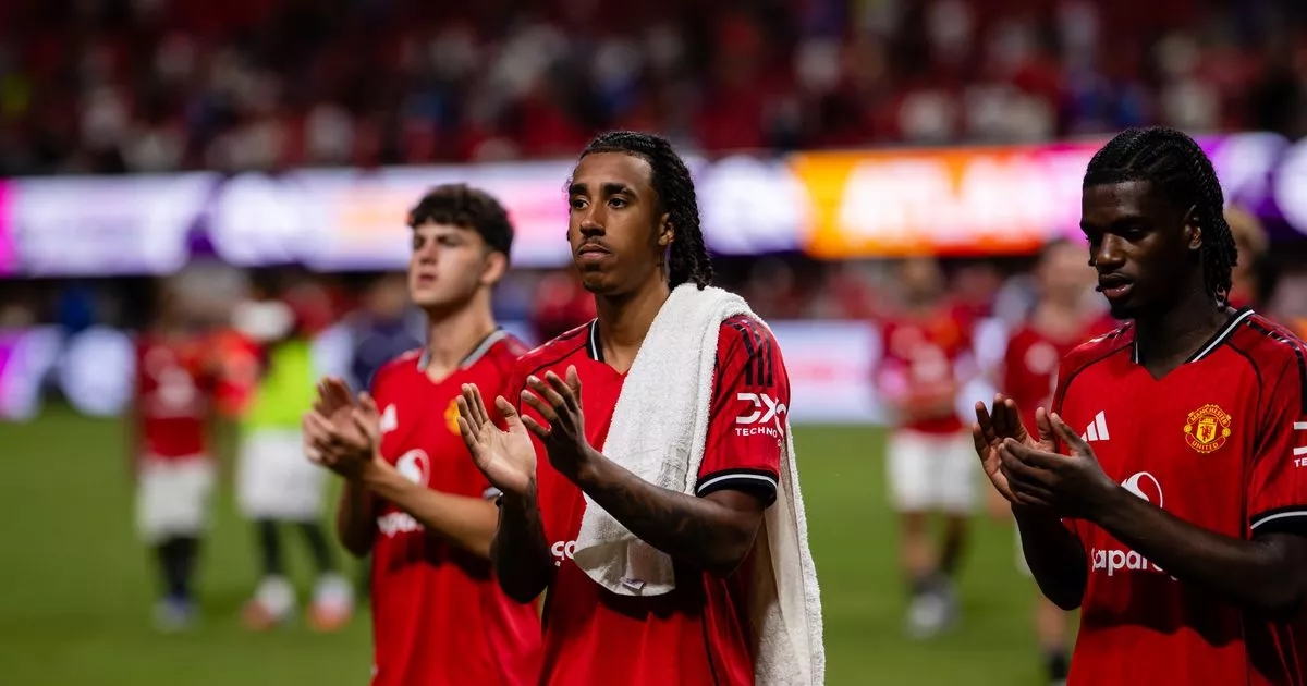 Leny Yoro calls out Man Utd "bull****" as star issues revenge promise to fans