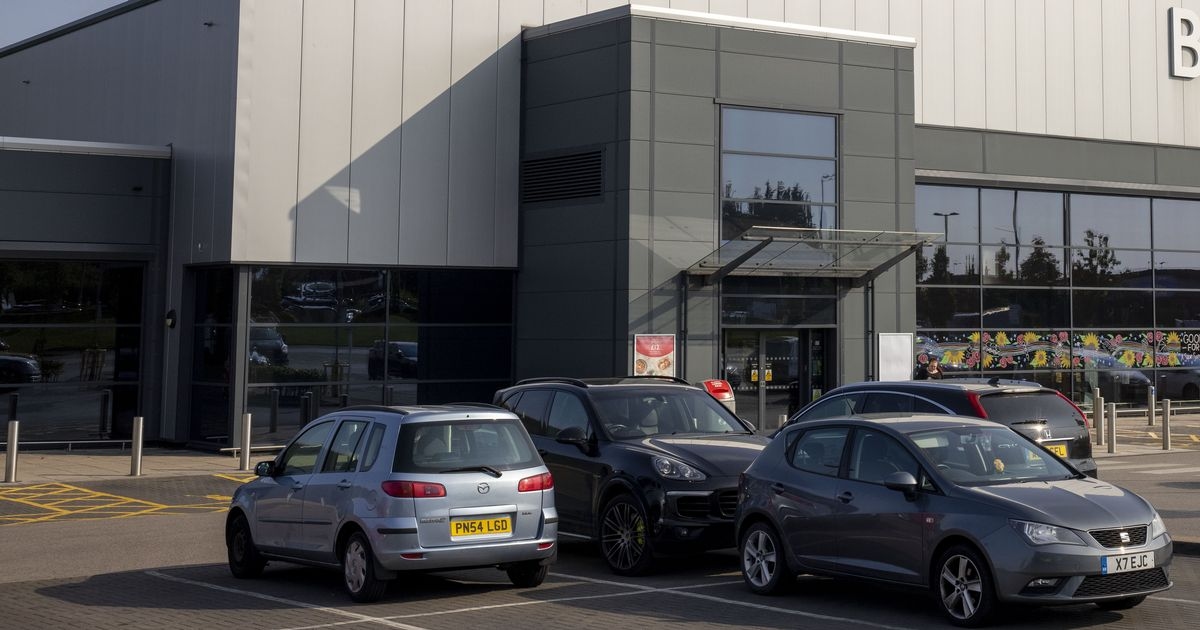 Supermarket shoppers warned 'please do not eat' these burgers