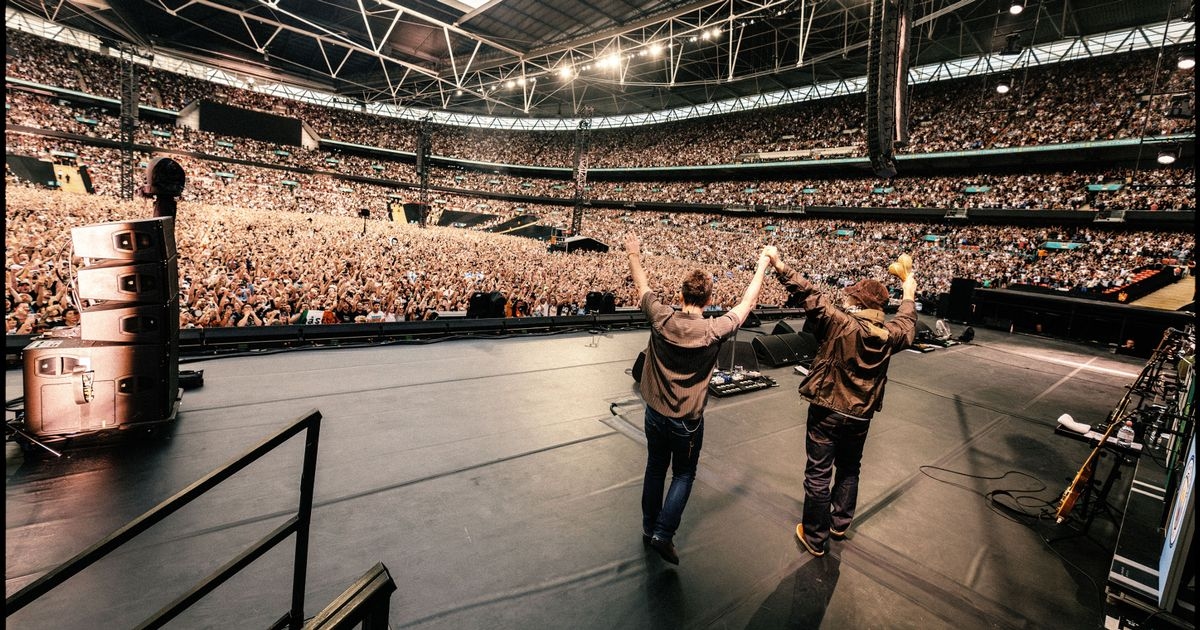 Oasis fans' fury over 'losing tickets' to gig-goer spotted doing strange act