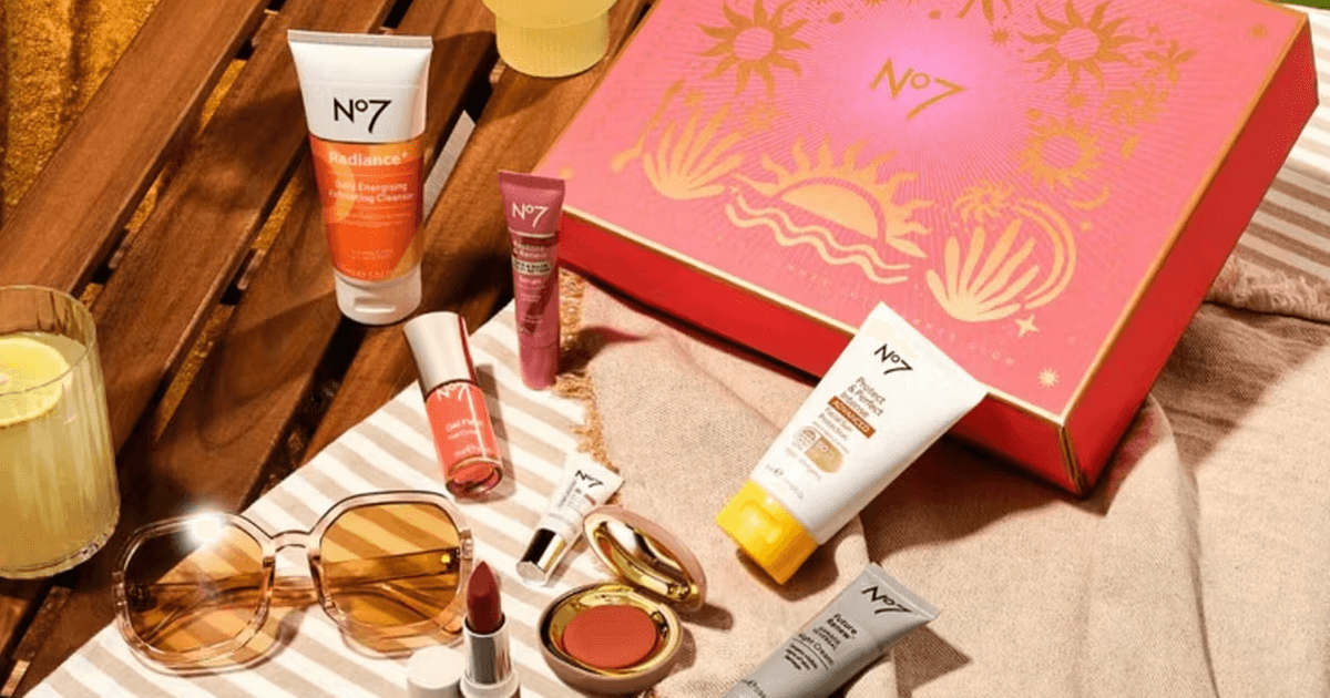 Boots No7 set worth £104 hailed 'brilliant box of goodies' slashed to £30