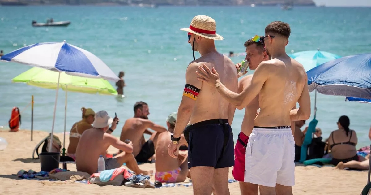 Brits warned that doing one thing on Spanish beaches could land you €2,000 fine