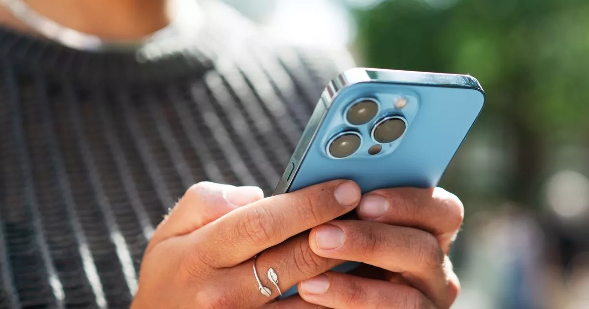 Everyone with an iPhone or android told don't click' - it could cost you