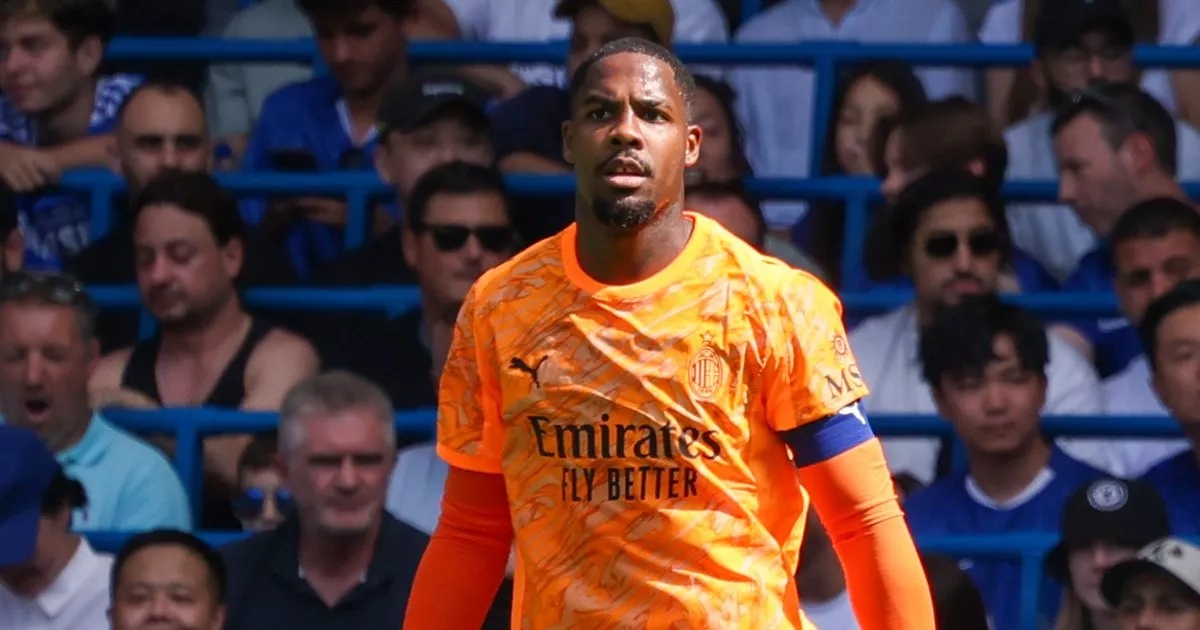 Chelsea fans send X-rated message to Mike Maignan after failed transfer talks