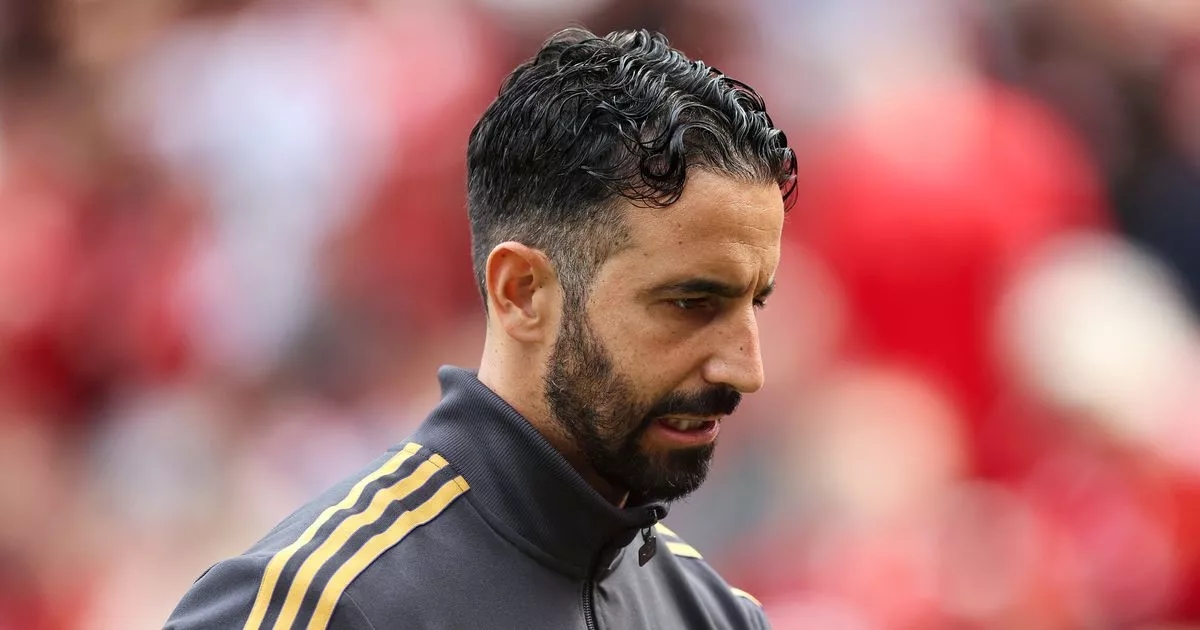 Man Utd sent clear message after 'lodging £61m transfer offer' - 'I'm staying'