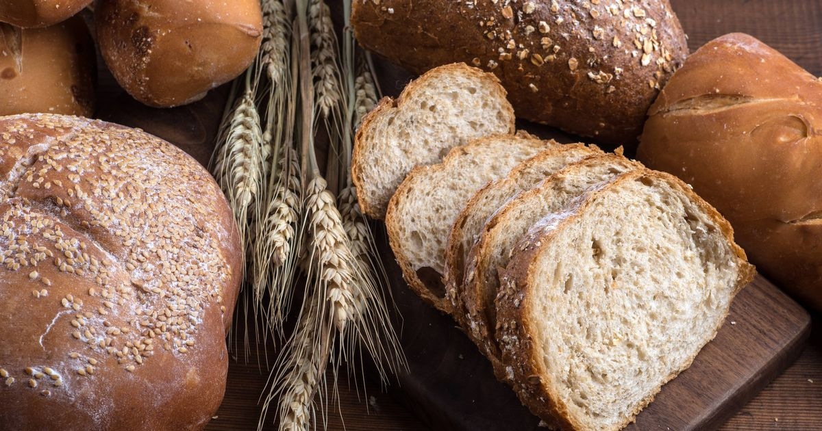 Simple 2-ingredient air fryer recipe makes perfect bread in just 5 minutes