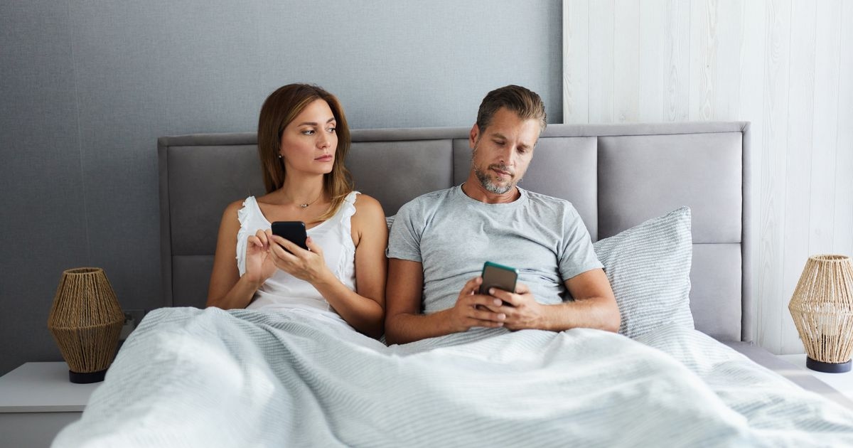 Private investigator reveals one sentence that 'proves partner is cheating'