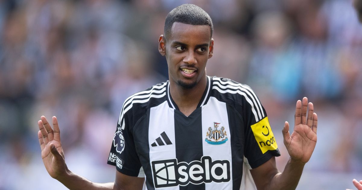 'Alexander Isak's disrespectful behaviour is a major red flag for Arne Slot and Liverpool'