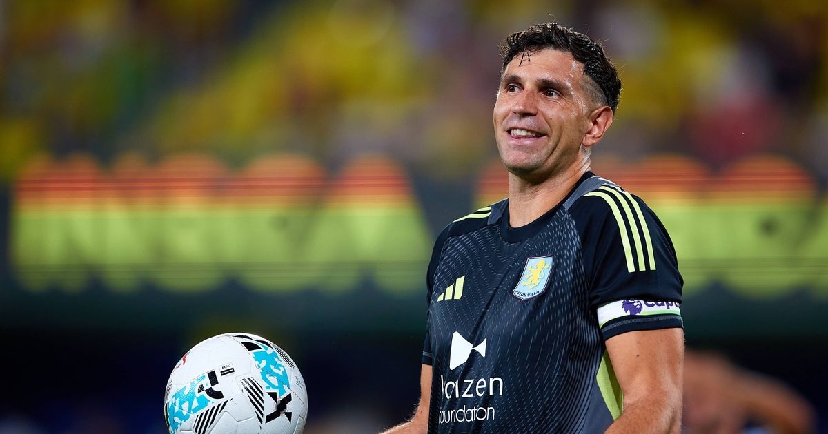Aston Villa star makes Emi Martinez's future clear after missing opening game