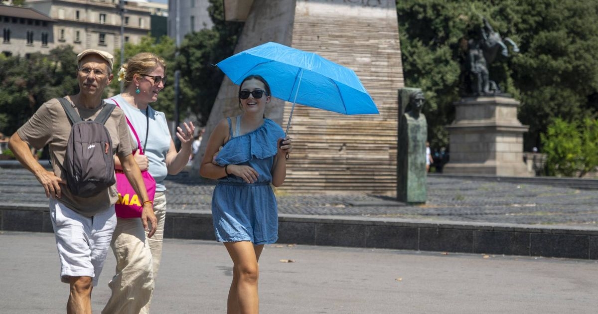 Brits travelling to Spain urged to take 'extreme precautions' on holiday