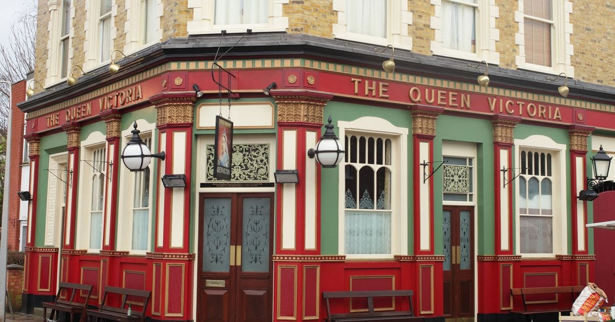 EastEnders star teases 'really disturbing' storyline for the Knight family