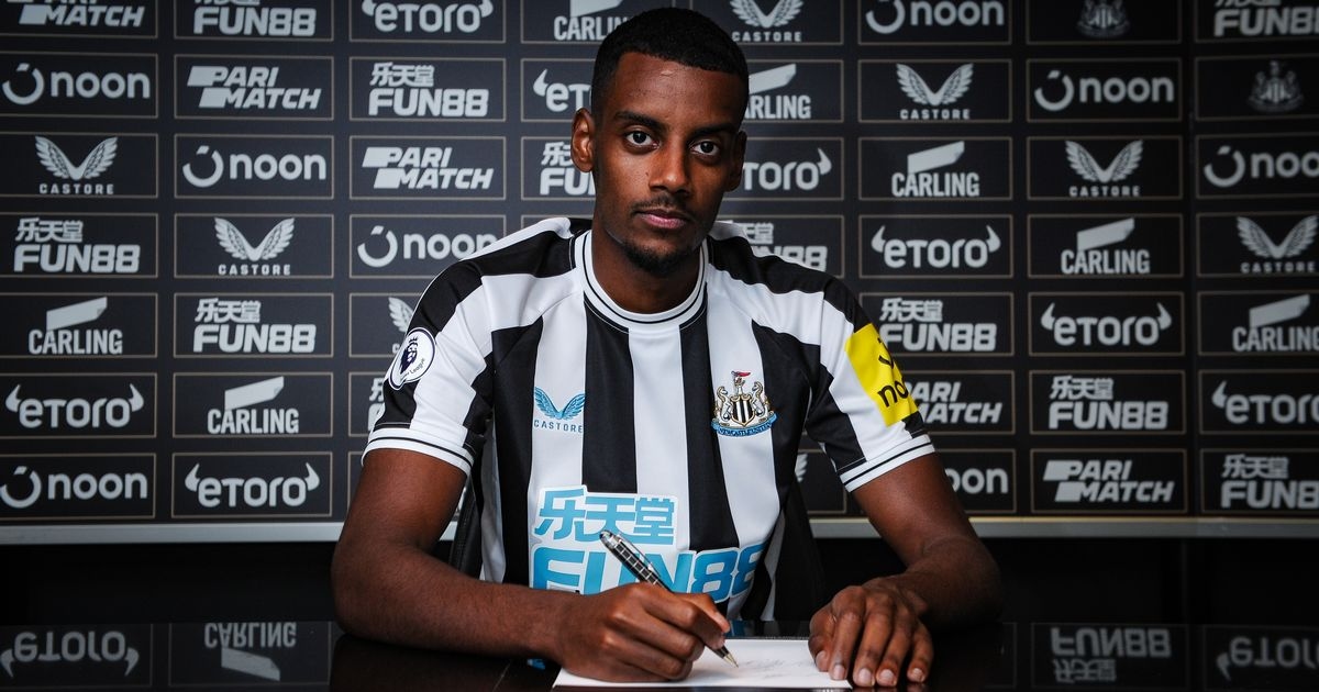 Hidden Alexander Isak transfer clause that could complicate Liverpool move further