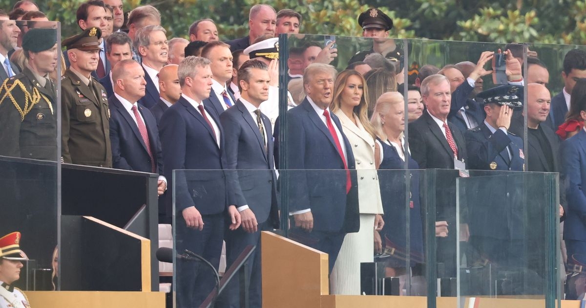 I went to Donald Trump's birthday tank parade and already thinks he's a king