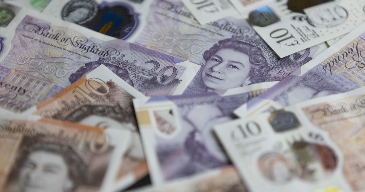 Last batch of rare final Queen Elizabeth II £1 coins entering circulation