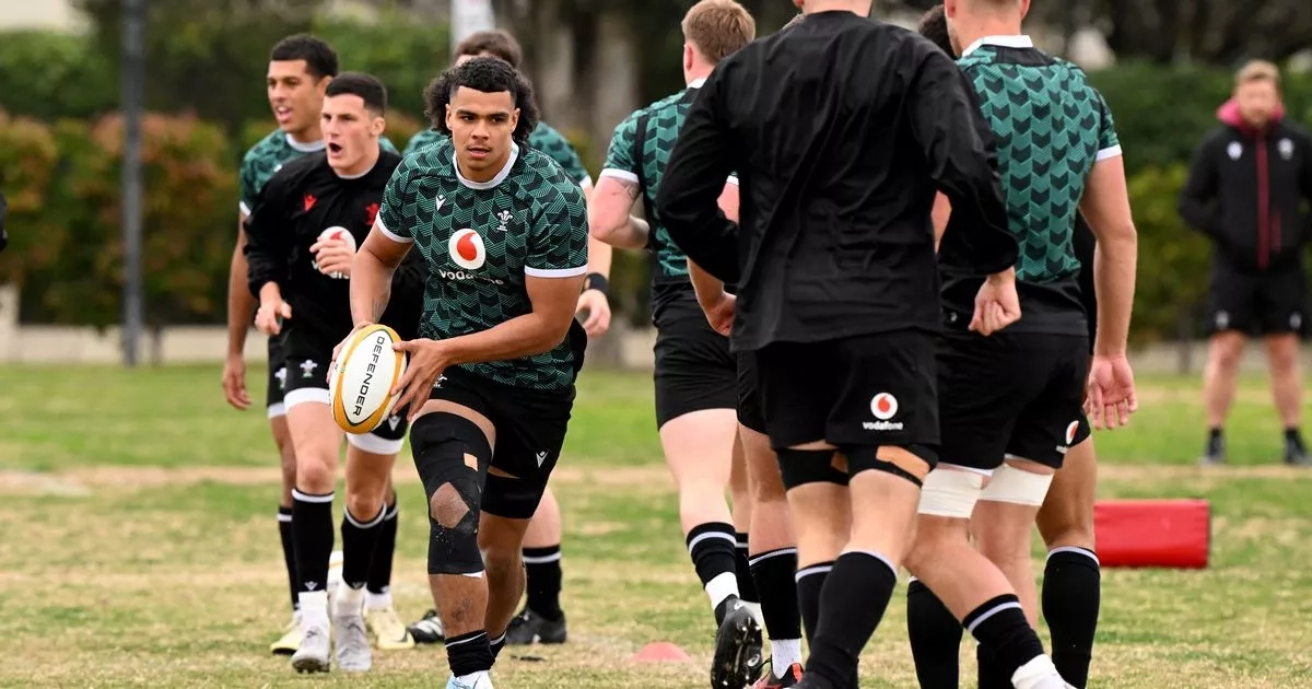 Wanted Wales international told to show some resilience amid interest from rivals