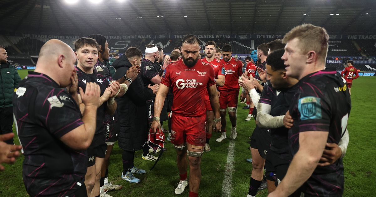 Today's rugby news as Welsh players fear for their jobs amid dispute and Wales play England