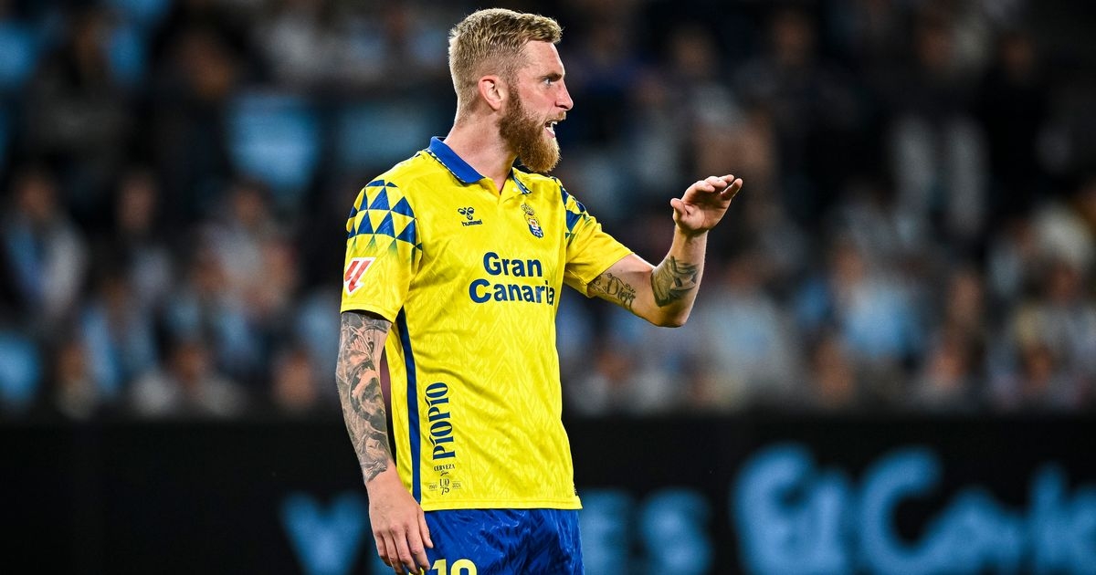 Swansea City chief breaks silence on Oli McBurnie links and makes admission over strikers